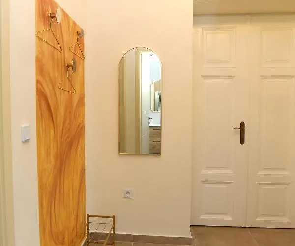 Apartment Kamala *